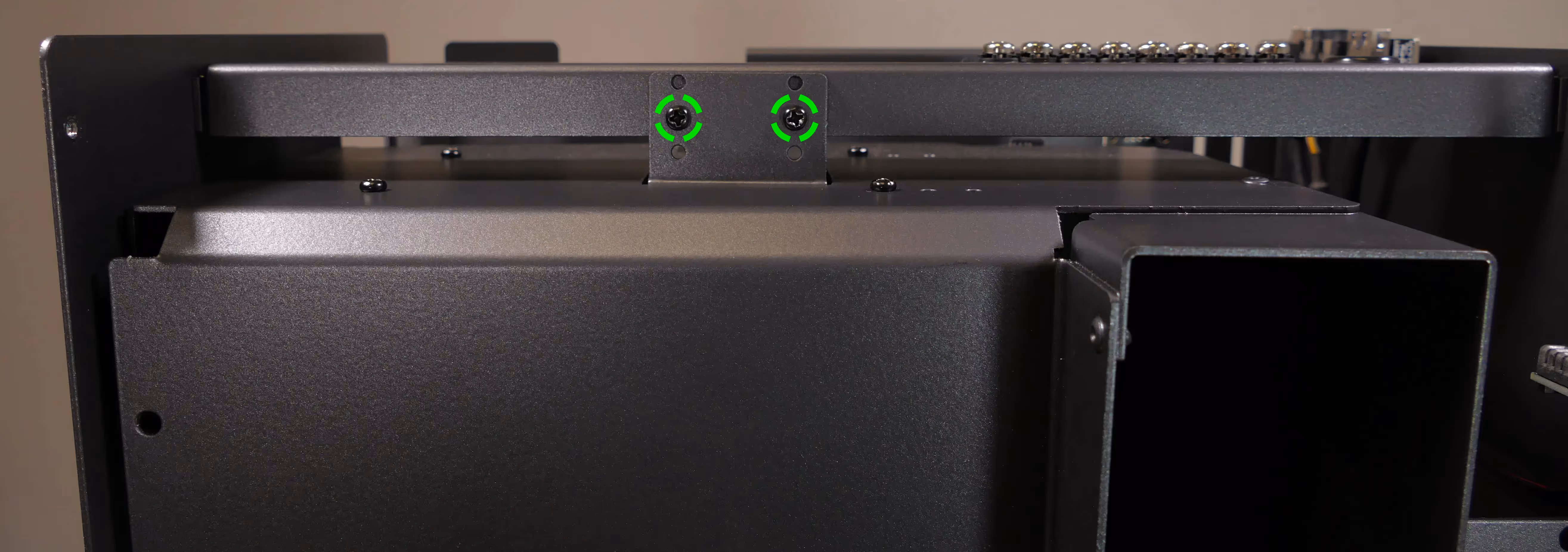 CPU duct top crossbar screws