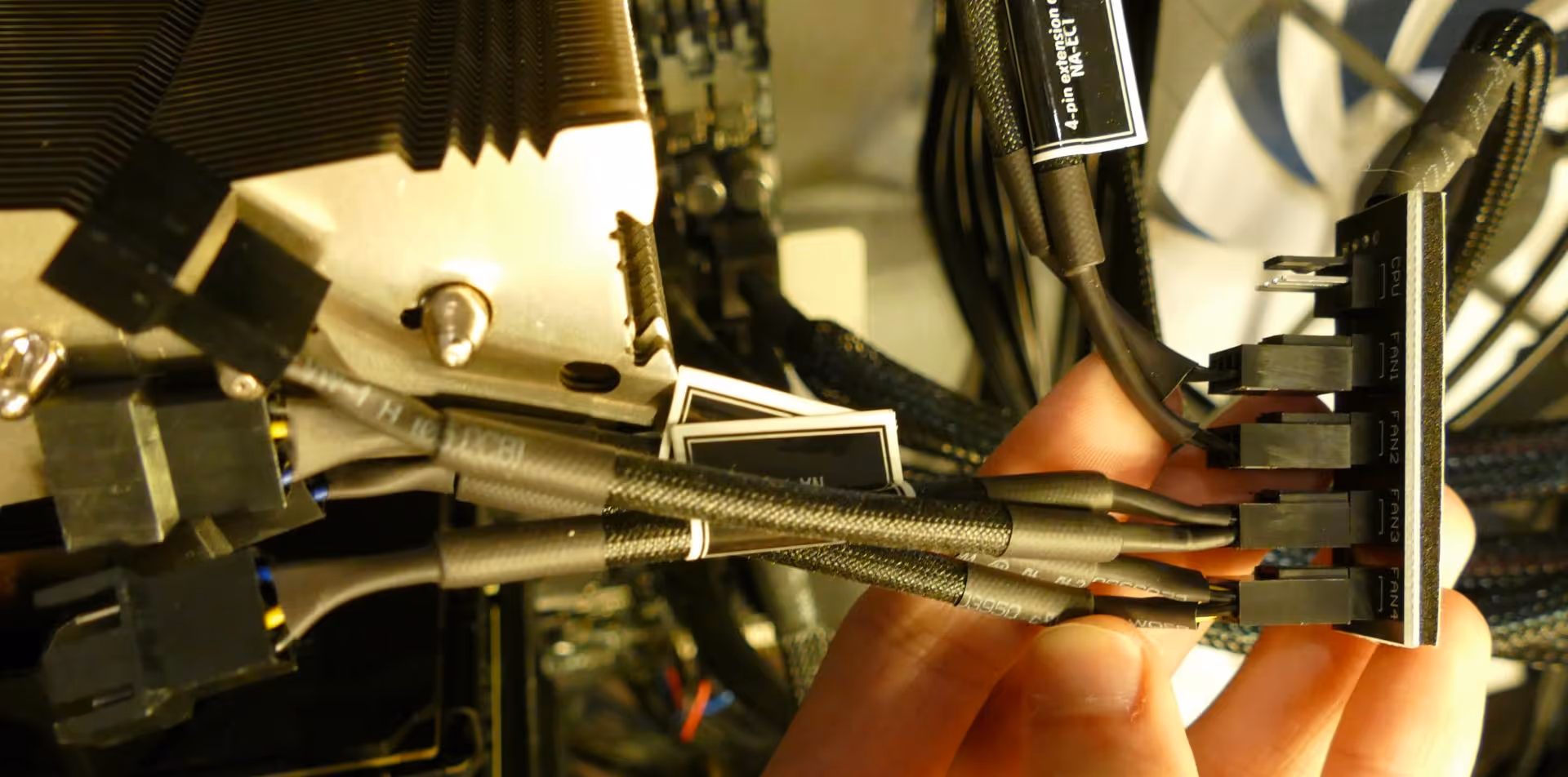 CPU fan hub
