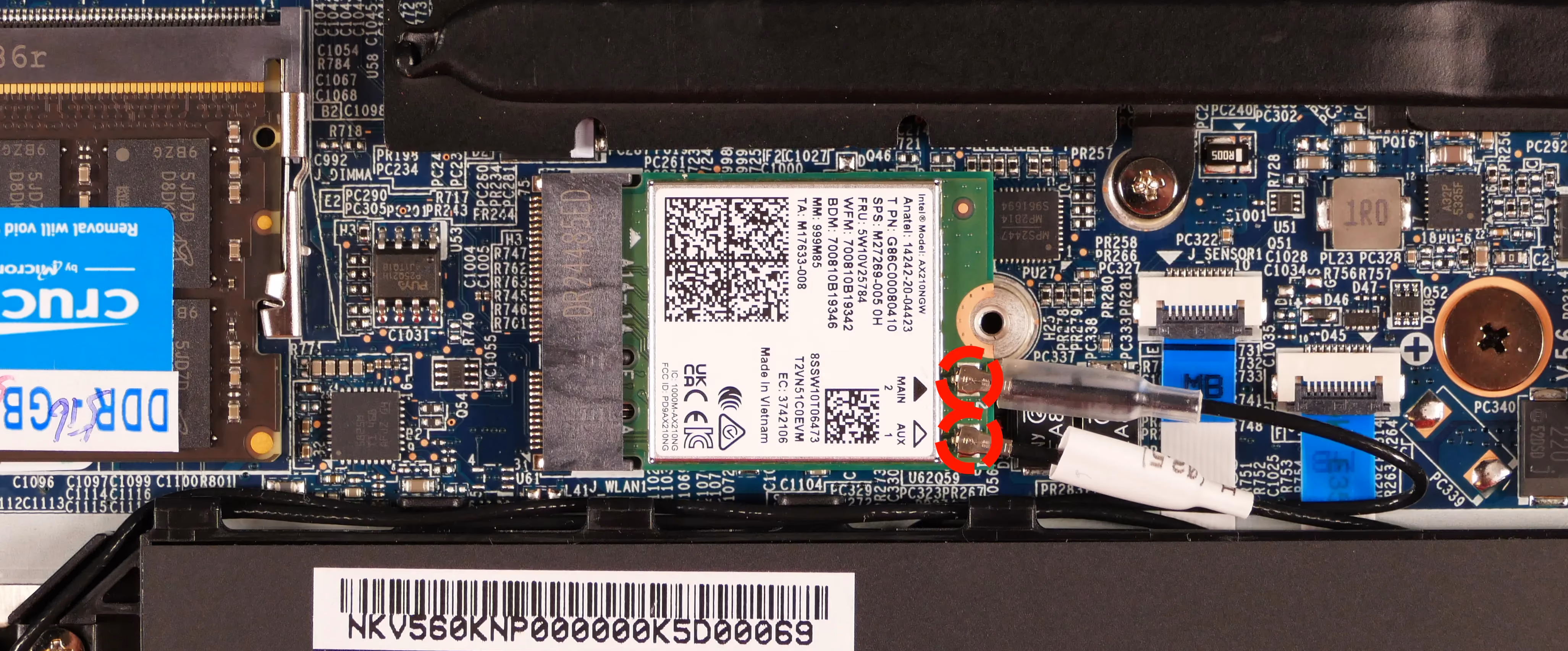 Wireless card antennas
